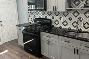 318 Cherry St, Camden, NJ 08103 - Photo 2