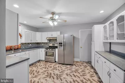 2726 Wayne Avenue, Camden, NJ 08105 - Photo 10