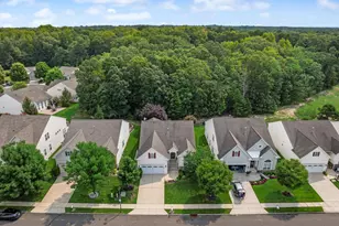134 Hearthstone Dr, Berlin, NJ 08009 - Photo 2