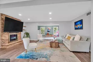 25 Teak Ct, Cherry Hill, NJ 08003 - Photo 10