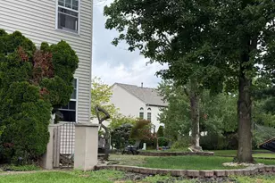 124 Lincoln Ln, Berlin, NJ 08009 - Photo 4