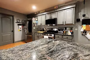 124 Lincoln Ln, Berlin, NJ 08009 - Photo 2