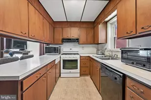 132 Joy St, Gloucester City, NJ 08030 - Photo 14