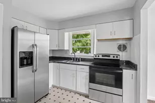 136 Cressmont Ave, Gloucester Township, NJ 08012 - Photo 2