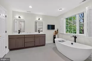8 Fairway Dr, Voorhees, NJ 08043 - Photo 30