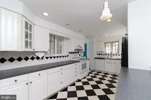 1137 Lakeshore Dr, Haddon Township, NJ 08108 - Photo 4