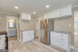 8435 Eden Ln, Pennsauken, NJ 08110 - Photo 16