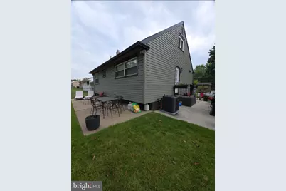 221 Richmond Avenue, Gloucester Township, NJ 08012 - Photo 2