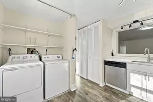 8 Victoria Manor Ct, Sicklerville, NJ 08081 - Photo 12