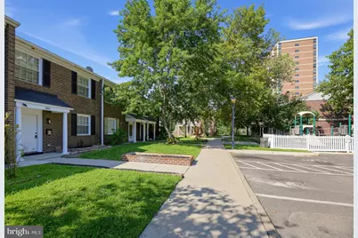 203 Stevens Court, Camden, NJ 08103 - Photo 2
