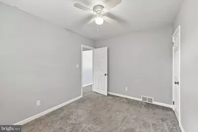 75 N Cedar Avenue, Bellmawr, NJ 08031 - Photo 10