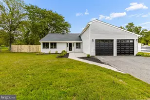 37 Pinewood Ln, Sicklerville, NJ 08081 - Photo 1