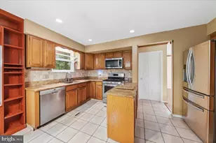21 Chatham Dr, Voorhees, NJ 08043 - Photo 18