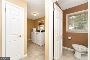 43 Edgewood Dr, Cherry Hill, NJ 08003 - Photo 16