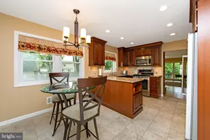 43 Edgewood Dr, Cherry Hill, NJ 08003 - Photo 14