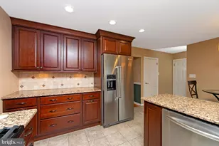 43 Edgewood Dr, Cherry Hill, NJ 08003 - Photo 12