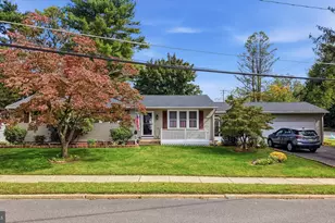 131 Holly Ave, Berlin, NJ 08009 - Photo 2