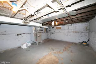 1034 S 4th St, Camden, NJ 08103 - Photo 28