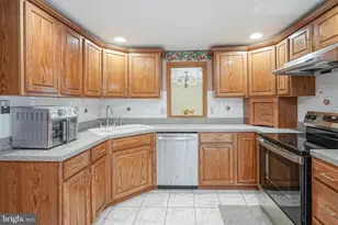 557 Covered Bridge Rd, Cherry Hill, NJ 08034 - Photo 14