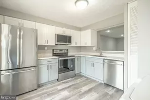 129 Villa Knoll Ct, Sicklerville, NJ 08081 - Photo 1