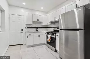 977 Florence Street S, Camden, NJ 08104 - Photo 8