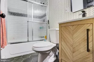 977 Florence Street S, Camden, NJ 08104 - Photo 14