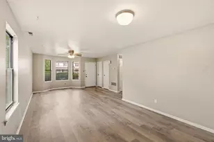 8 Heywood Ln, Sicklerville, NJ 08081 - Photo 2