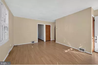 30 W Maple Avenue, Lindenwold, NJ 08021 - Photo 4