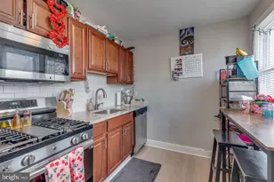222 E Burk Ave, Wildwood, NJ 08260 - Photo 2