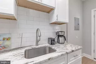 222 E Burk Ave, Wildwood, NJ 08260 - Photo 10