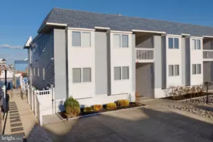 621 W Burk Ave, Wildwood, NJ 08260 - Photo 1