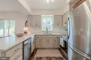 206 Holly Dr, Rio Grande, NJ 08242 - Photo 10