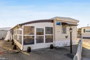 17 Channel Dr, Wildwood, NJ 08260 - Photo 2