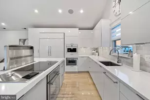 901 S Commonwealth, Strathmere, NJ 08248 - Photo 12