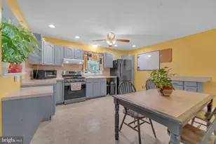 110 S 10th St, Del Haven, NJ 08251 - Photo 8