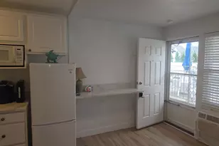 422 E 4th Ave, Wildwood, NJ 08260 - Photo 8