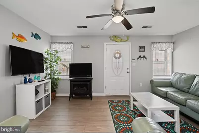 523 W Maple Avenue, Wildwood, NJ 08260 - Photo 10
