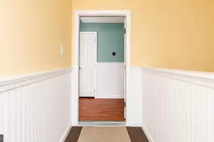 223 E Roberts Ave, Wildwood, NJ 08260 - Photo 4
