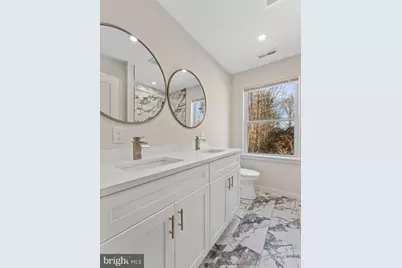 205 E Bates Avenue, Villas, NJ 08251 - Photo 32