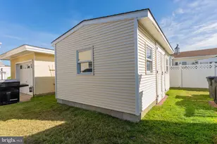 107 E Hollywood Ave, Wildwood, NJ 08260 - Photo 30