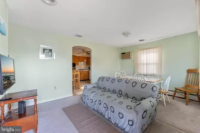 107 E Hollywood Avenue, Wildwood, NJ 08260 - Photo 6