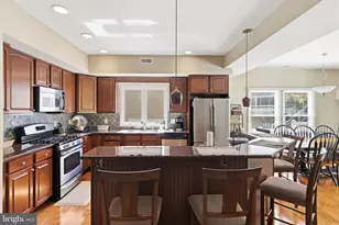 110 E Crocus Rd, Wildwood, NJ 08260 - Photo 6