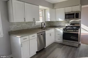 112 Hemlock Dr, Monroe Township, NJ 08094 - Photo 4