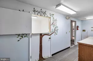 1025 Linden Ave, Monroe Township, NJ 08094 - Photo 14