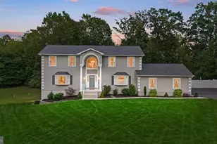 163 Erica Ct, Swedesboro, NJ 08085 - Photo 2