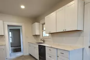 129 Malaga Park Dr, Franklin Township, NJ 08328 - Photo 2