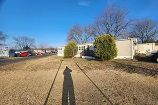 302 Arizona Ave, Monroe Township, NJ 08094 - Photo 2