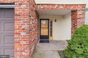 31 Phoenix Ct, Sewell, NJ 08080 - Photo 2