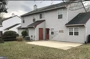 326 Stonehouse Ln, Harrison Township, NJ 08062 - Photo 2