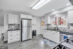 743 Mohawk St, Washington Township, NJ 08012 - Photo 6